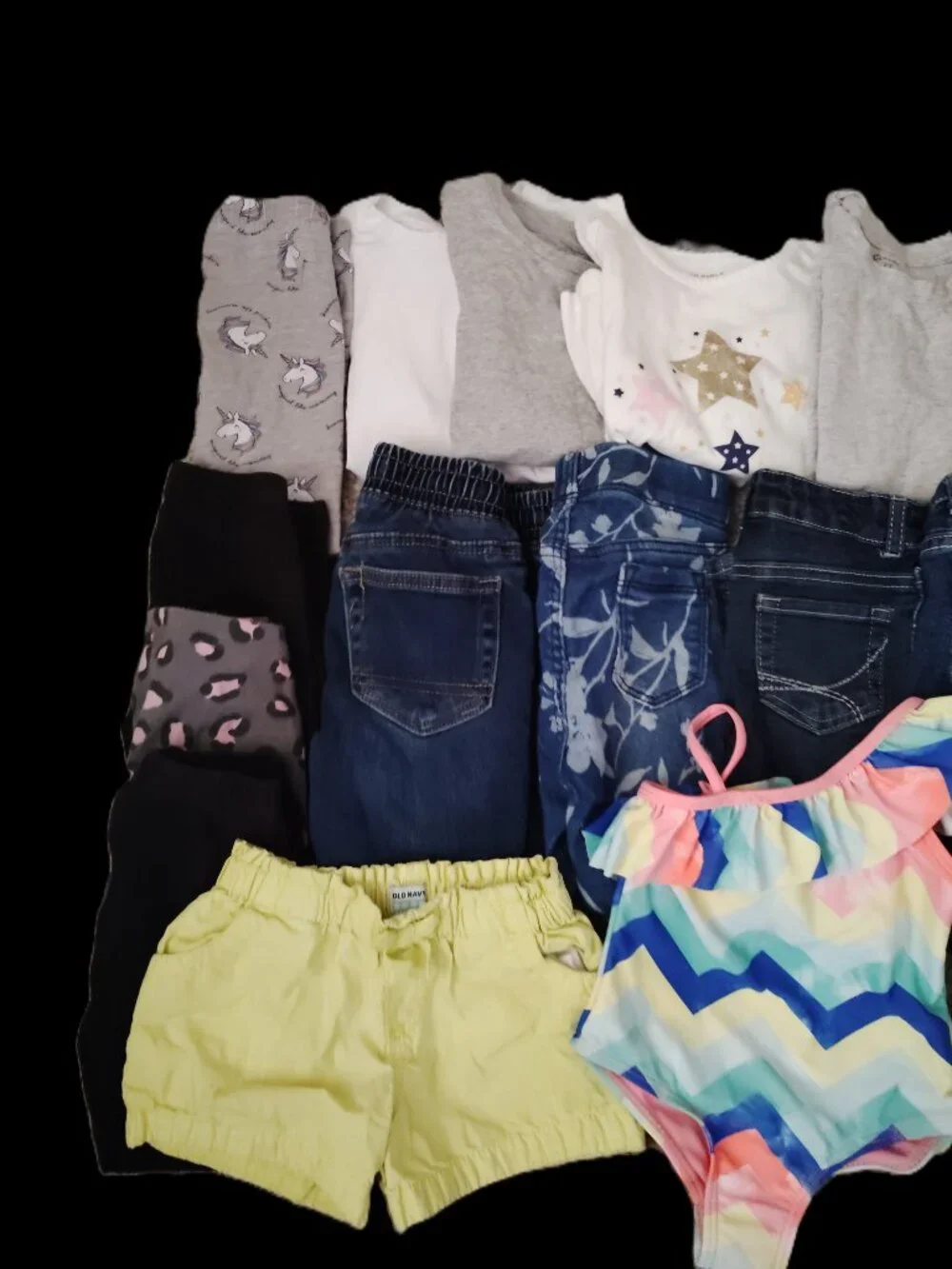 HUGE LOT OF CLOTHES TOPS JEANS LEGGINGS OUTFITS OLD NAVY BCBG~GIRLS SIZE 3T